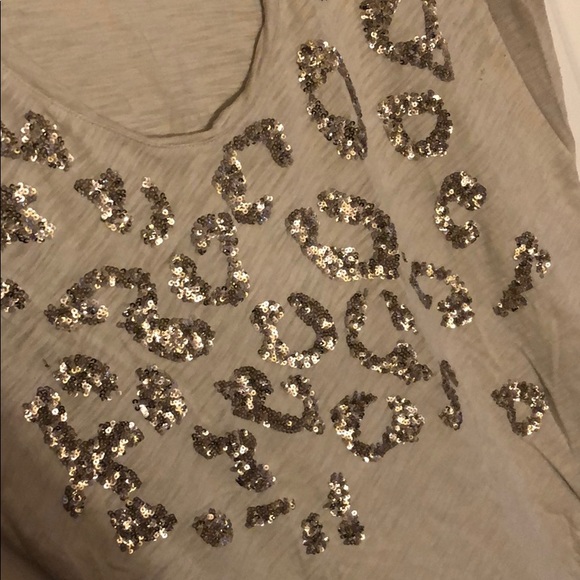 🌻Express leopard tank and gold tshirt - Picture 2 of 3